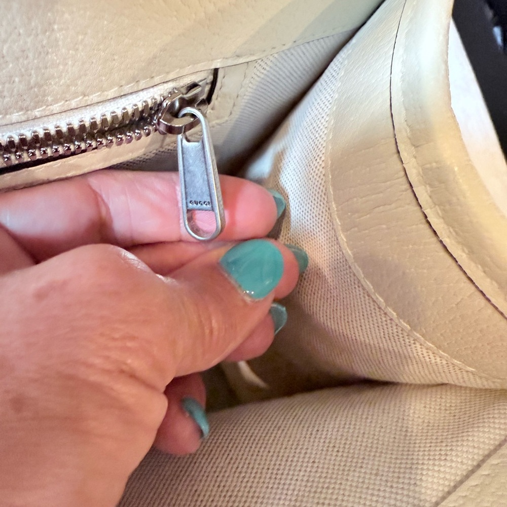 Gucci White Canvas Tote with Green and Red Accents - Picture 9 of 10